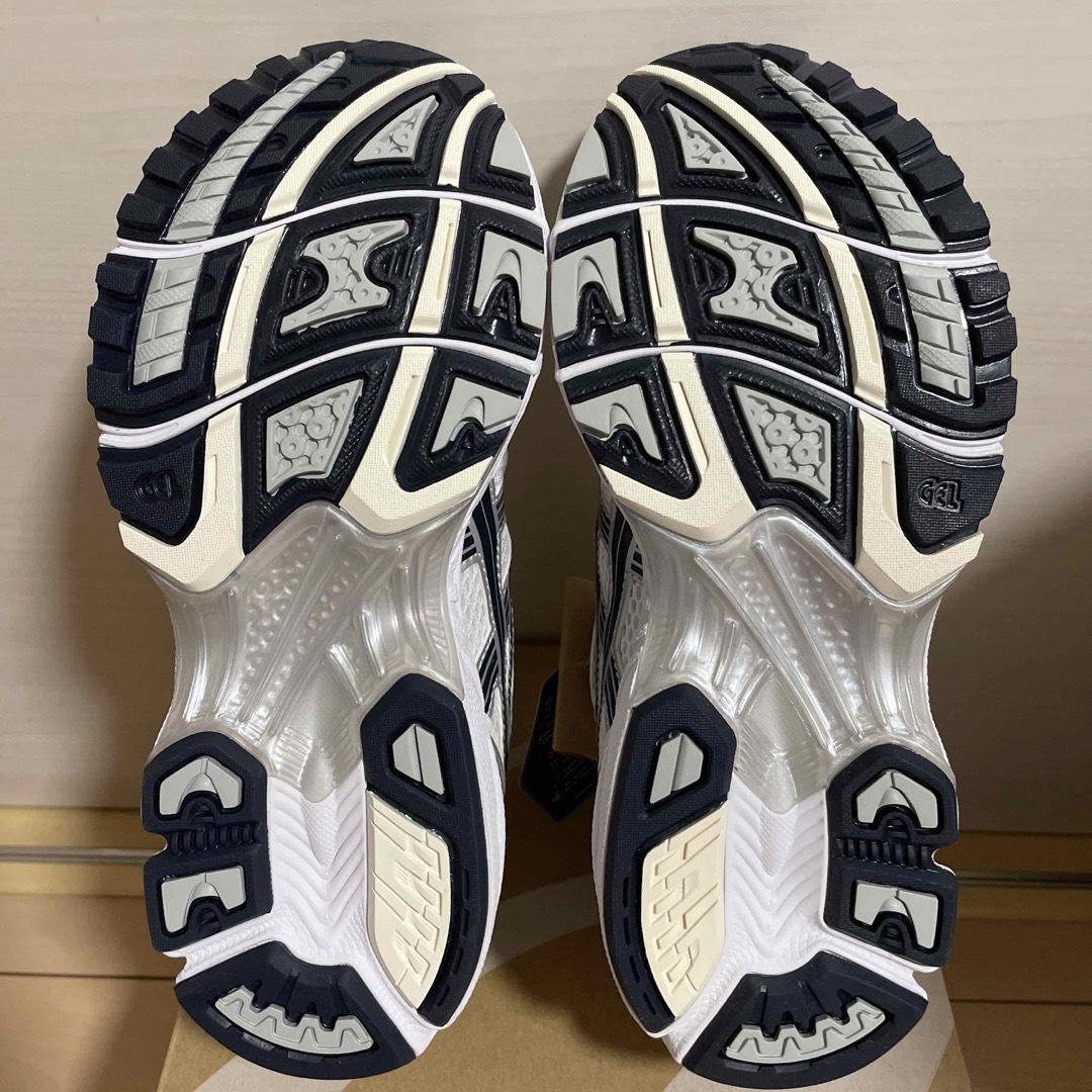 asics(アシックス)のASICS GEL-KAYANO 14  emmi 23.5cm レディースの靴/シューズ(スニーカー)の商品写真