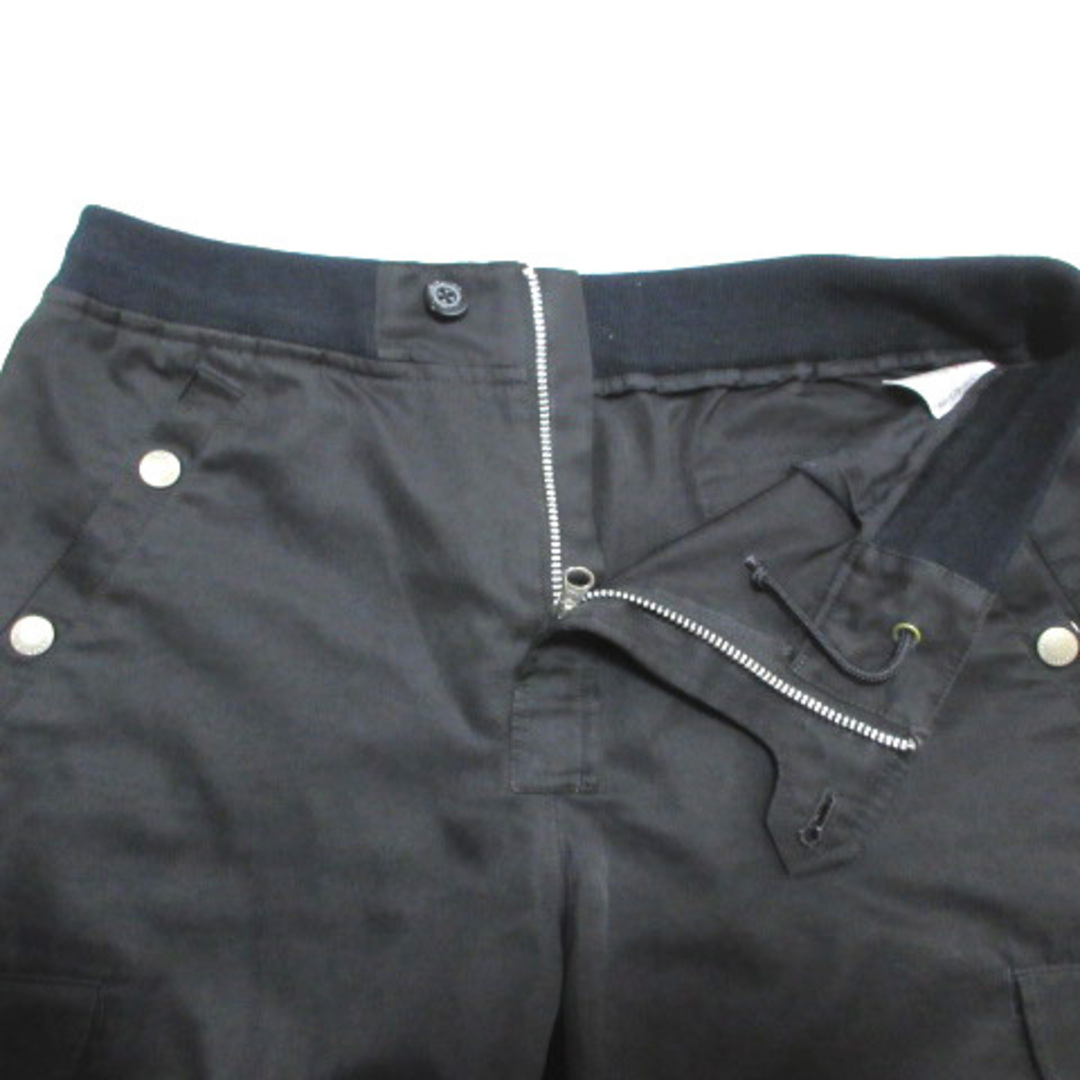 BURBERRY BLACK LABEL(バーバリーブラックレーベル)のバーバリーブラックレーベル ハーフ パンツ カーゴ 76 黒 ■GY19 メンズのパンツ(ショートパンツ)の商品写真