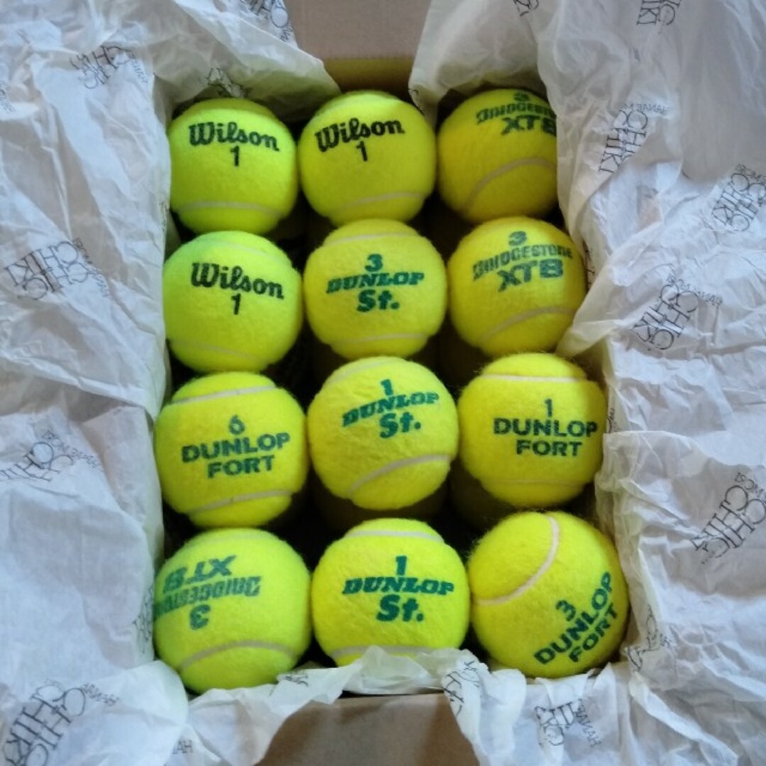 DUNLOP(ダンロップ)のテニスボール24個　DUNLOP Wilson 他 スポーツ/アウトドアのテニス(ボール)の商品写真