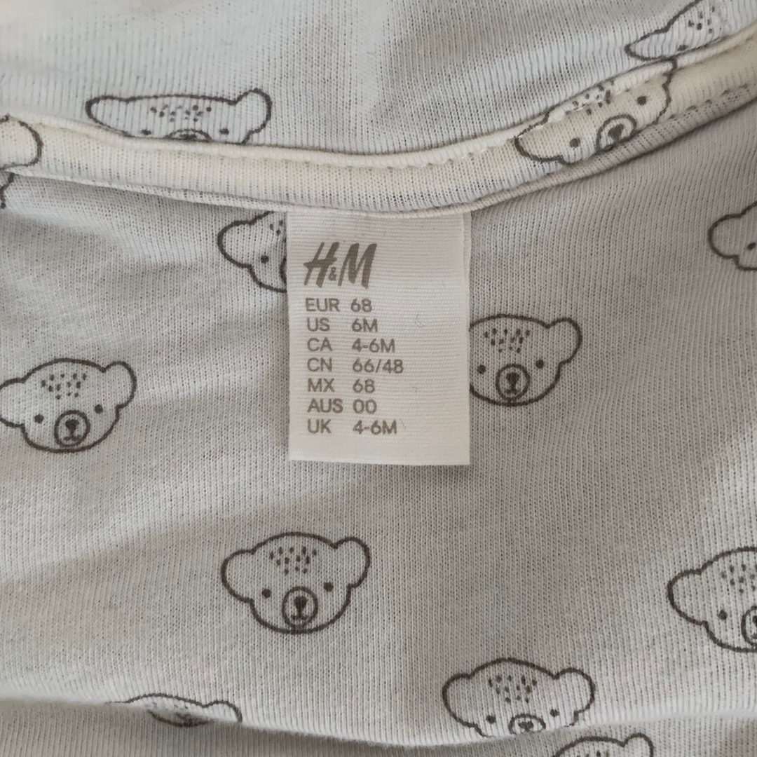 H&M(エイチアンドエム)のH&M くまのもこもこロンパース　4〜6ヶ月サイズ キッズ/ベビー/マタニティのベビー服(~85cm)(ロンパース)の商品写真