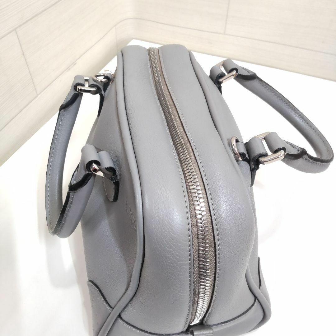 LOEWE(ロエベ)の正規品鑑定済　ロエベ　アマソナ　23　ショルダーバッグ　グレー　RJ84 レディースのバッグ(ショルダーバッグ)の商品写真