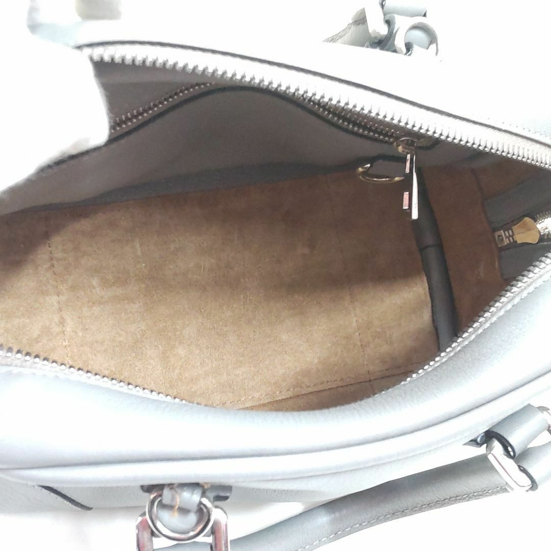 LOEWE(ロエベ)の正規品鑑定済　ロエベ　アマソナ　23　ショルダーバッグ　グレー　RJ84 レディースのバッグ(ショルダーバッグ)の商品写真