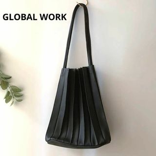 グローバルワーク(GLOBAL WORK)のよしこ様☆GLOBAL WORK プリーツショルダーバッグ 黒(ショルダーバッグ)