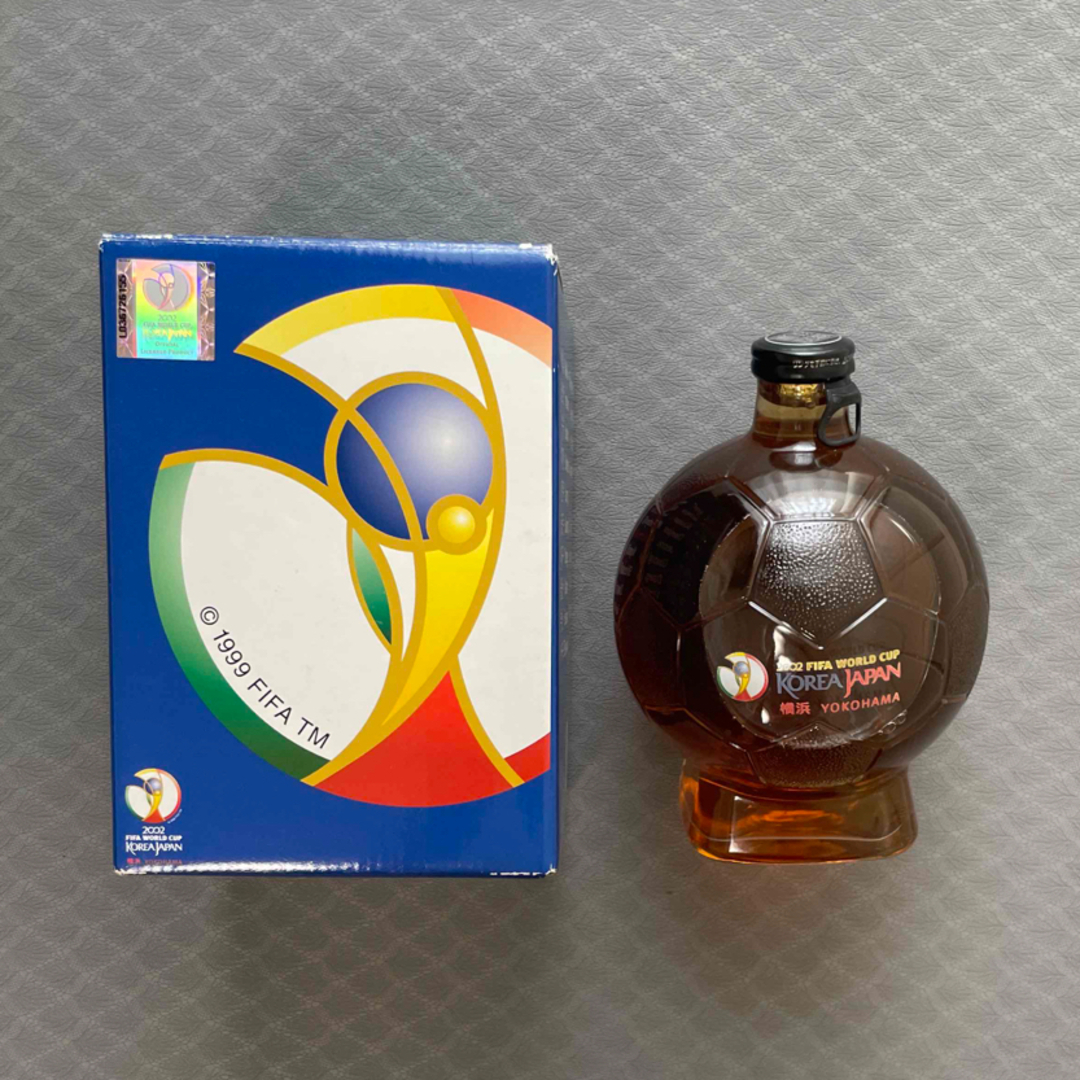 FIFA ワールドカップ2002 サッカーボトル 食品/飲料/酒の酒(日本酒)の商品写真