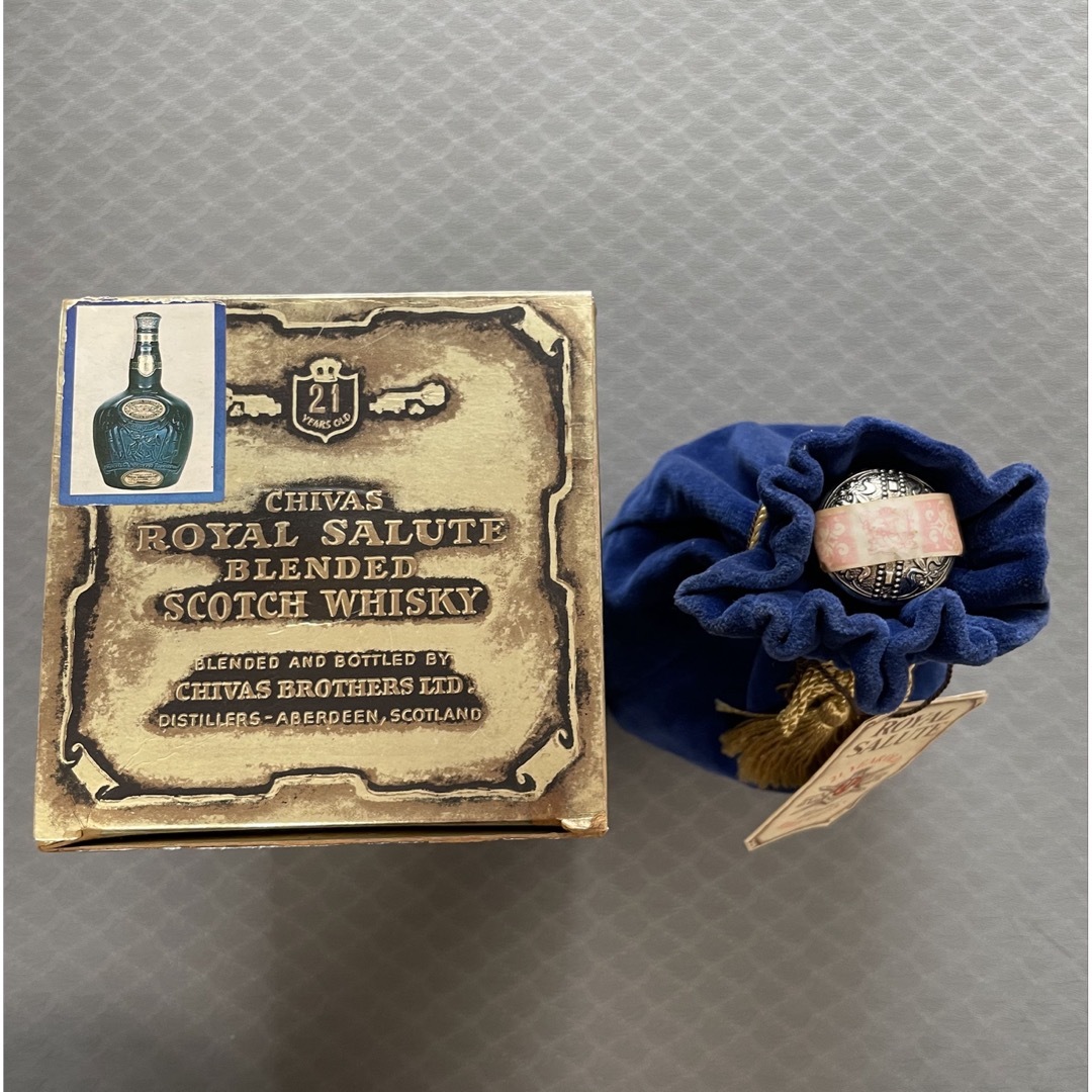 CHIVAS ROYAL SALUTE SCOTCH WHISKEY  食品/飲料/酒の酒(蒸留酒/スピリッツ)の商品写真