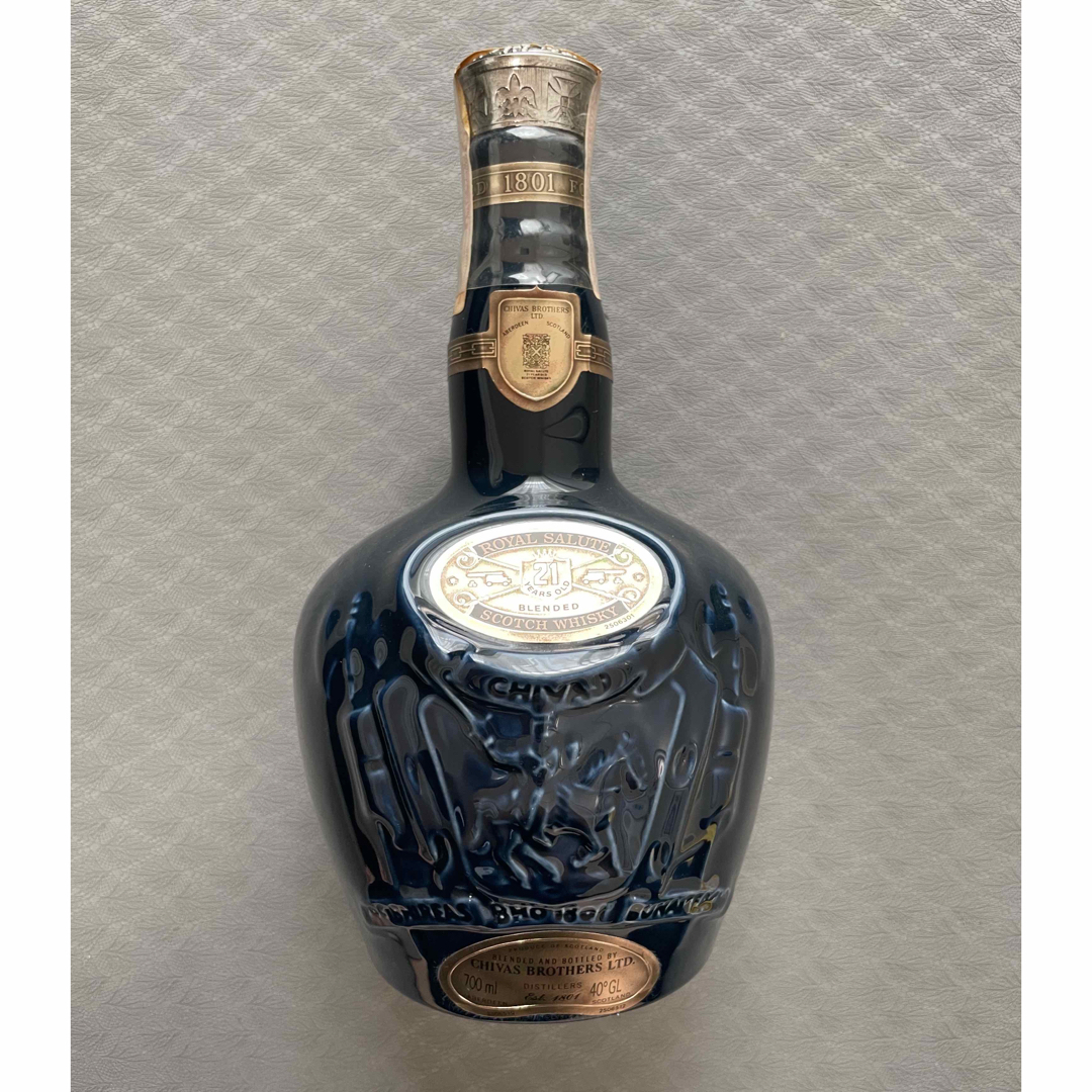 CHIVAS ROYAL SALUTE SCOTCH WHISKEY  食品/飲料/酒の酒(蒸留酒/スピリッツ)の商品写真