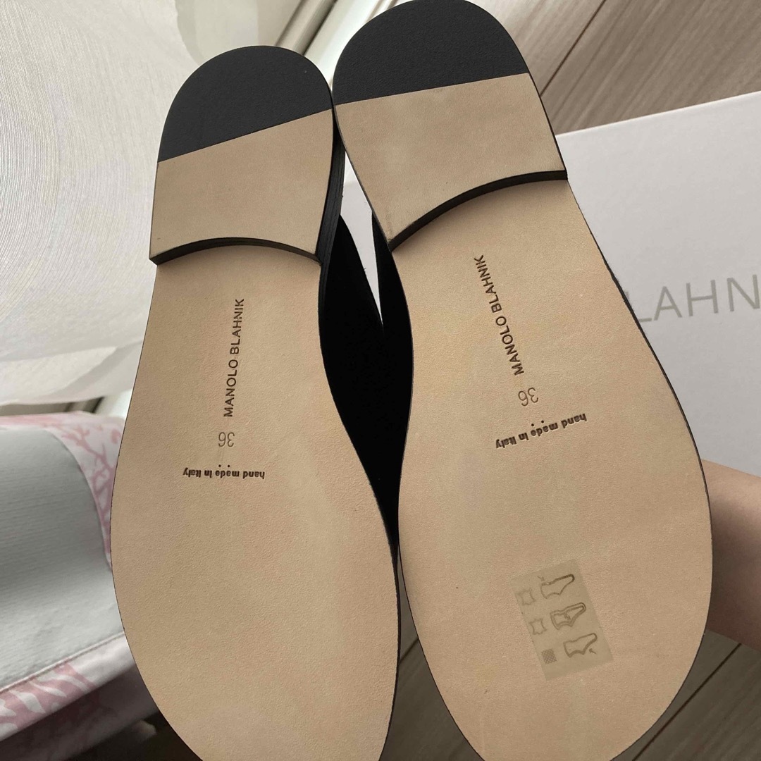 MANOLO BLAHNIK(マノロブラニク)の★新品未使用★MANOLO BLAHNIK ストラスハンギ レディースの靴/シューズ(サンダル)の商品写真