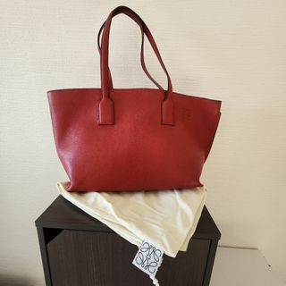 ロエベ(LOEWE)のLOEWE ロエベ トートバッグ レザー ショルダーバッグ レッド 赤色 A4(トートバッグ)