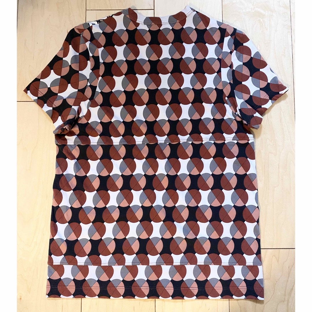 Marni(マルニ)のMARNI マルニ Tシャツ カットソー 半袖 Vネック 38サイズ  レディースのトップス(Tシャツ(半袖/袖なし))の商品写真