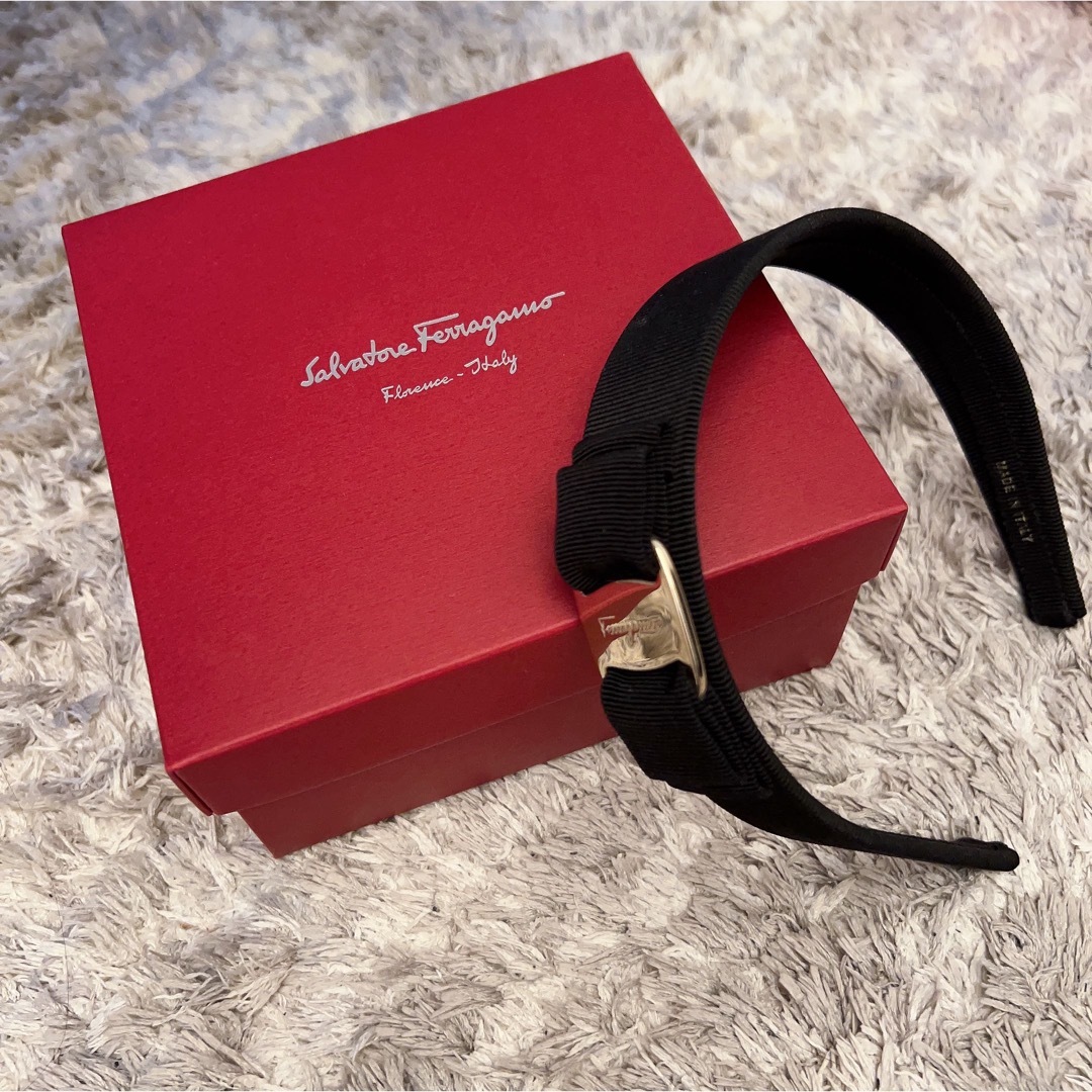 ferragamo フェラガモ カチューシャ-