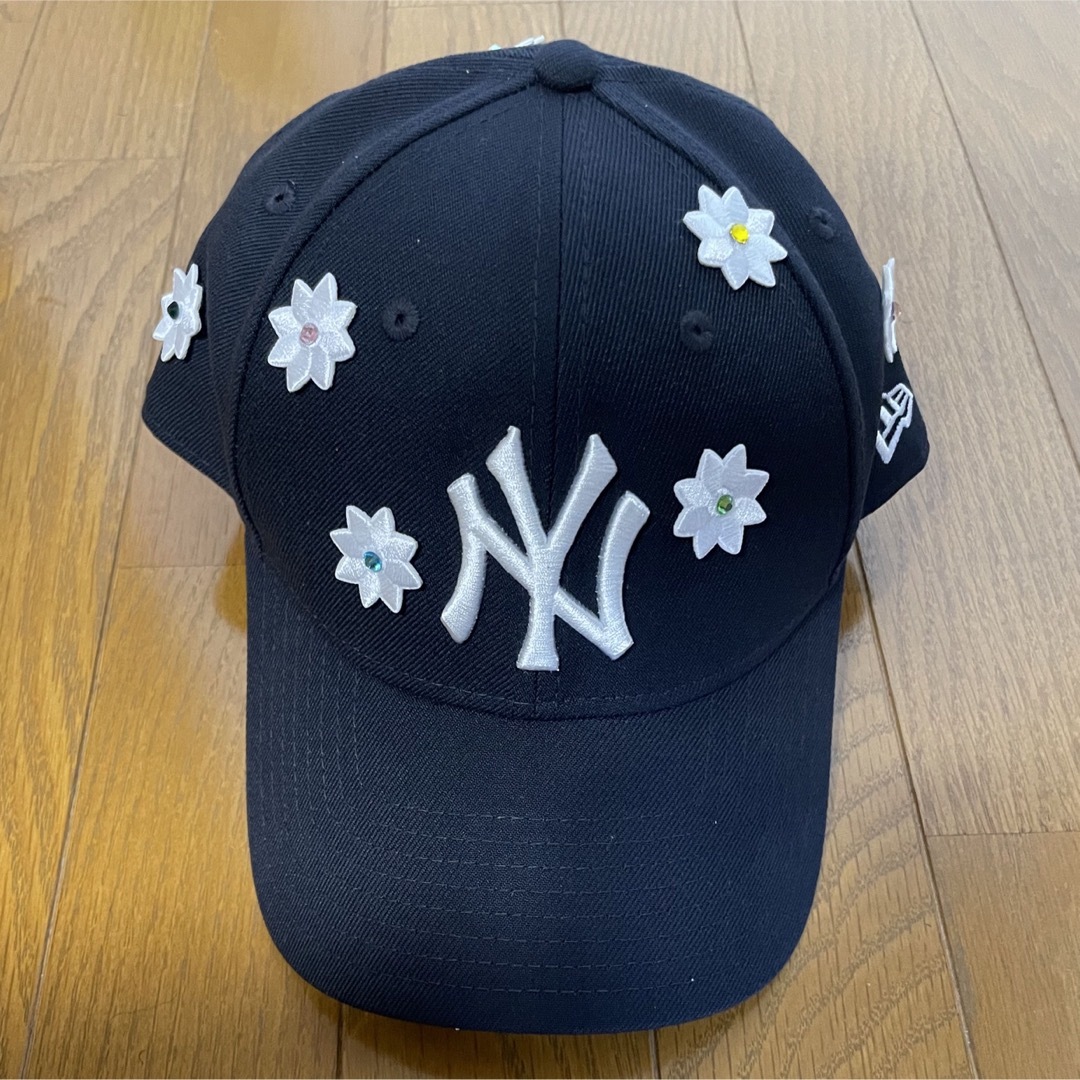 新品未使用品です【NICK GEAR】Rhinestone Flower Cap(Navy)