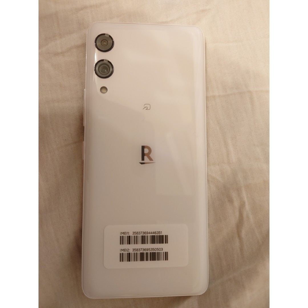 Rakuten(ラクテン)の🌟ほぼ未使用品🌟 Rakuten Hand 5G P780 ホワイト スマホ/家電/カメラのスマートフォン/携帯電話(スマートフォン本体)の商品写真