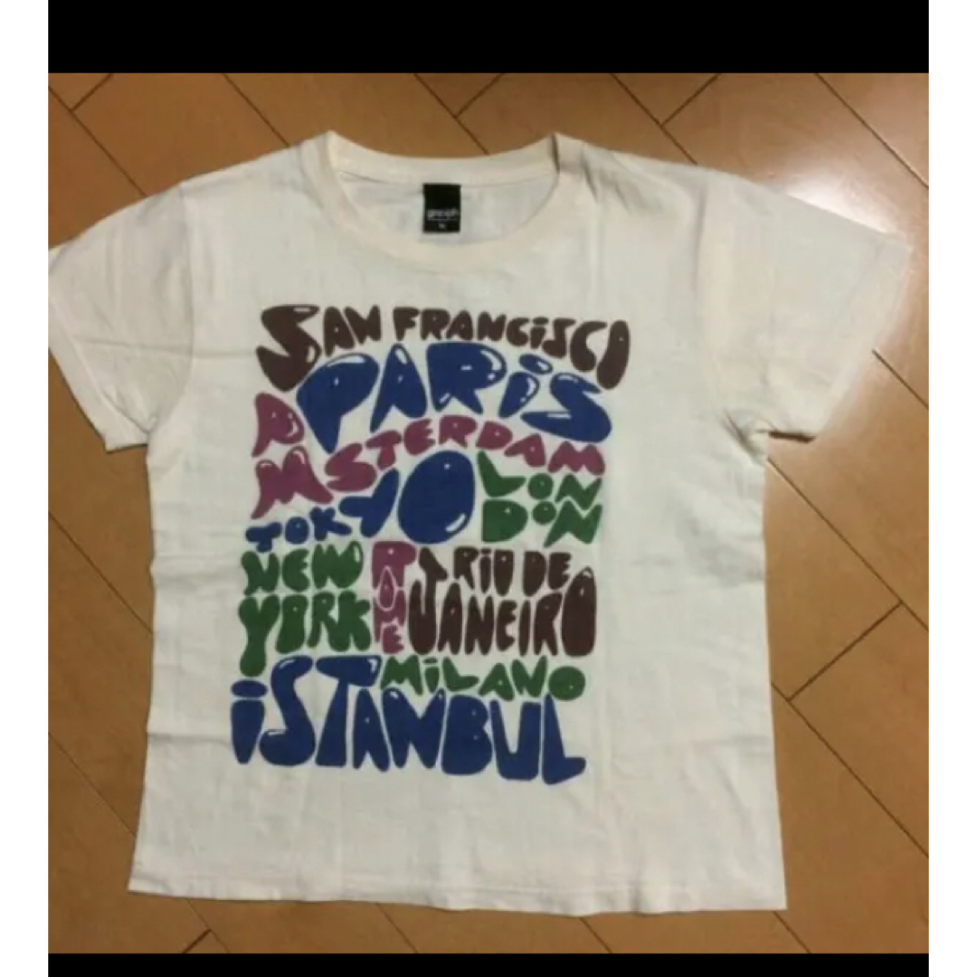 Design Tshirts Store graniph(グラニフ)のグラニフアイボリーワールドシティコットンT メンズのトップス(Tシャツ/カットソー(半袖/袖なし))の商品写真