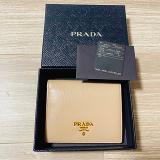 プラダ(PRADA)のPRADA 二つ折財布　レザー　カラーCAMMEO(財布)