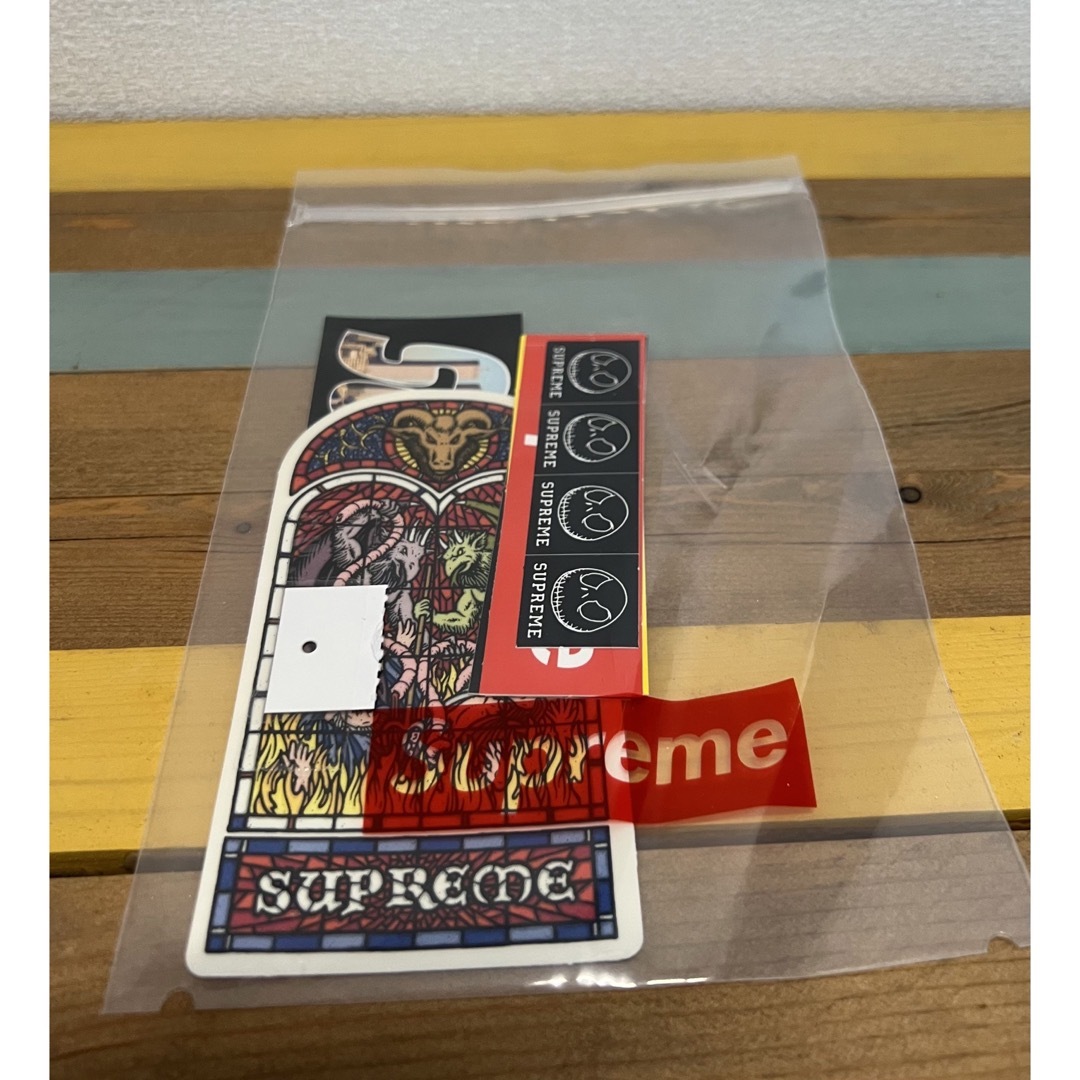 Supreme(シュプリーム)の未使用☆supreme 2023f/w ステッカーセット エンタメ/ホビーのコレクション(その他)の商品写真