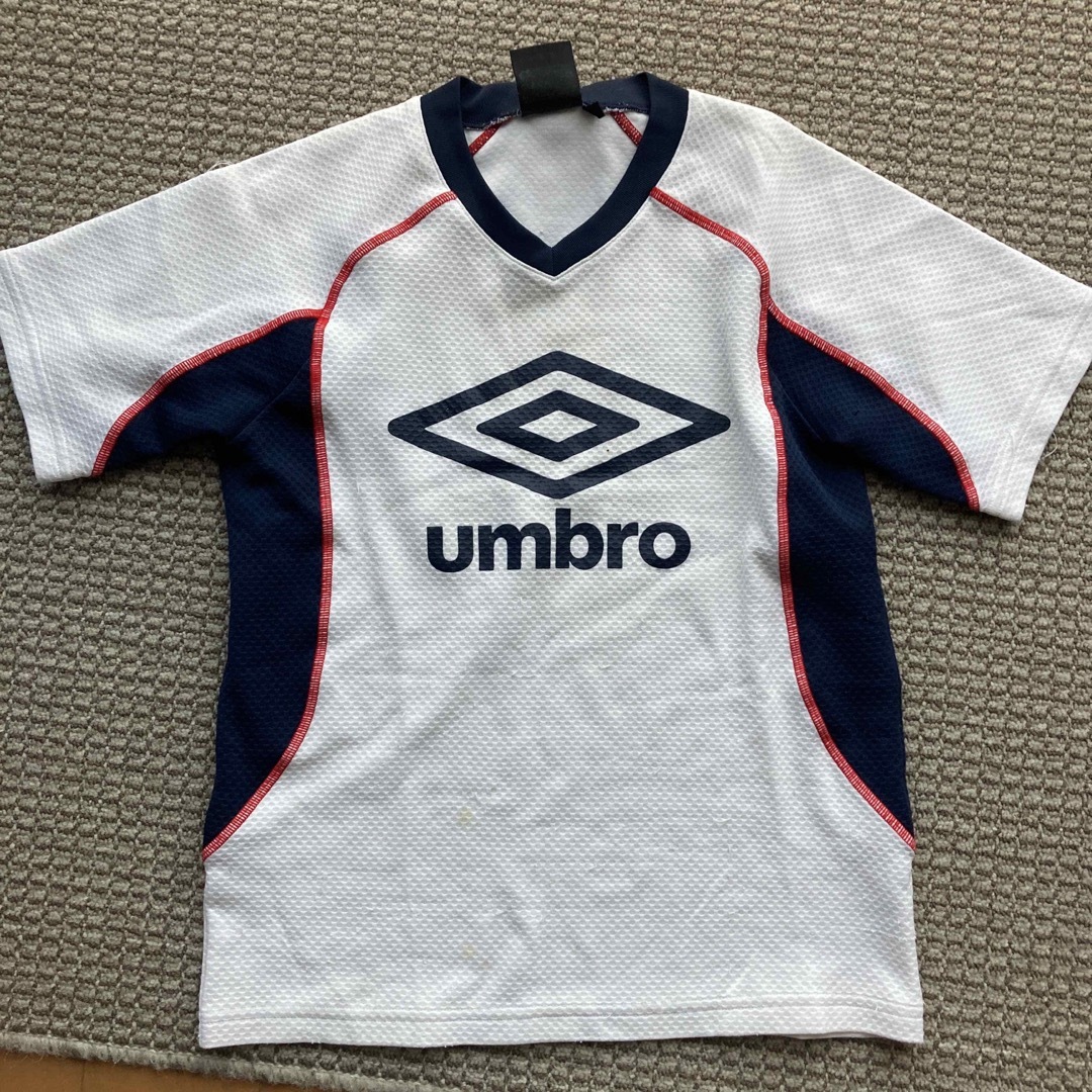 UMBRO(アンブロ)のumbro   140cm   Tシャツ　　　２枚セット キッズ/ベビー/マタニティのキッズ服男の子用(90cm~)(Tシャツ/カットソー)の商品写真