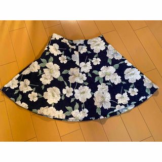 セシルマクビー(CECIL McBEE)のCECIL McBEE★花柄スカート★新品、未使用！！(ひざ丈スカート)