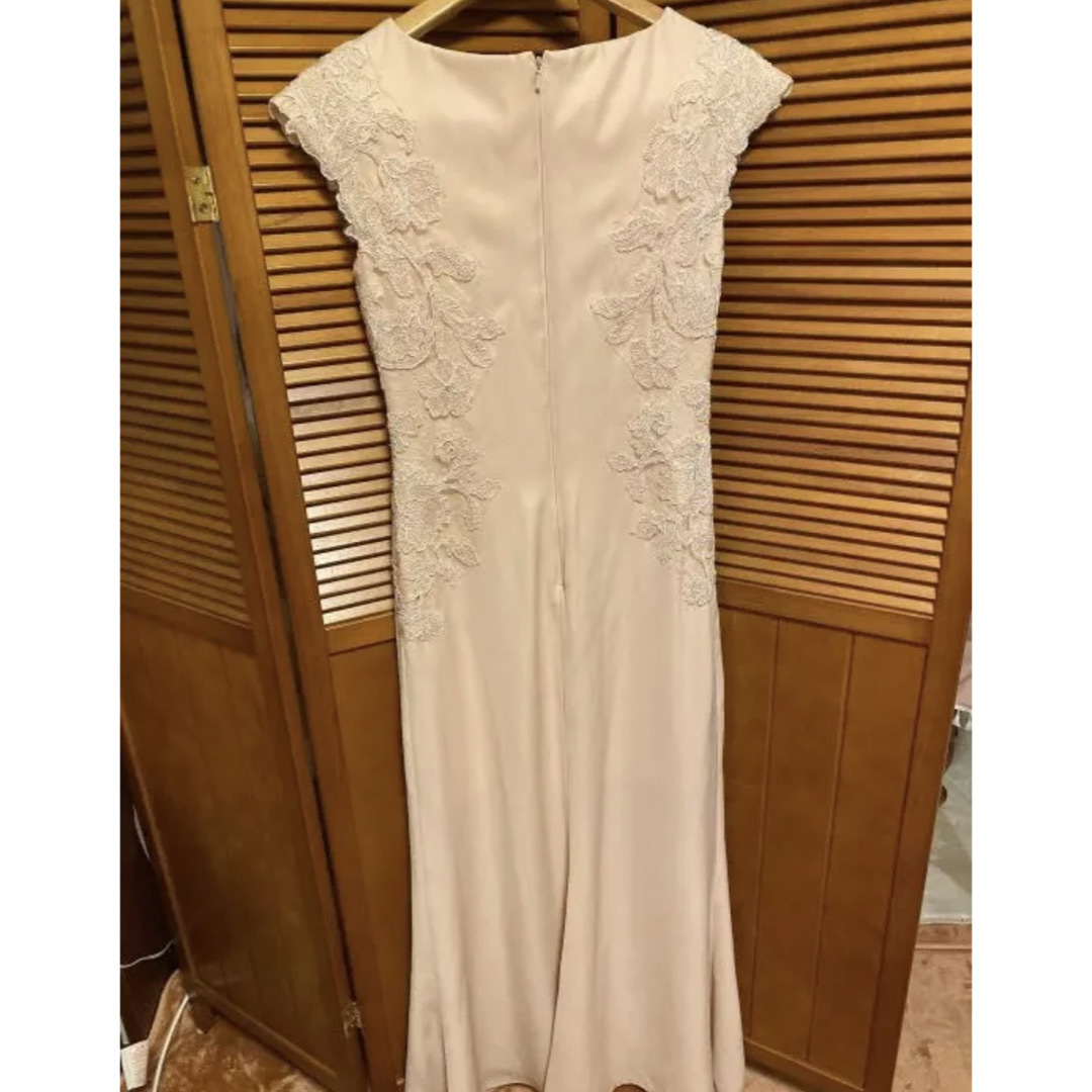 TADASHI SHOJI - TADASHI SHOJIのベージュのロングドレスの通販 by kit