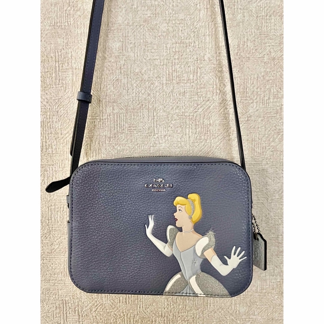 COACH(コーチ)のコーチ Disneyシンデレラ　ショルダーバッグ エンタメ/ホビーのコレクション(その他)の商品写真