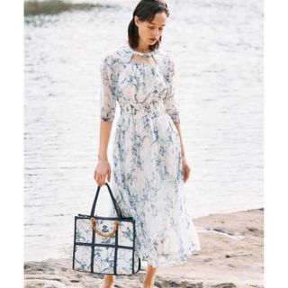 ジルバイジルスチュアート(JILL by JILLSTUART)のジルバイ　リリィプリントシャーリングワンピース(ロングワンピース/マキシワンピース)