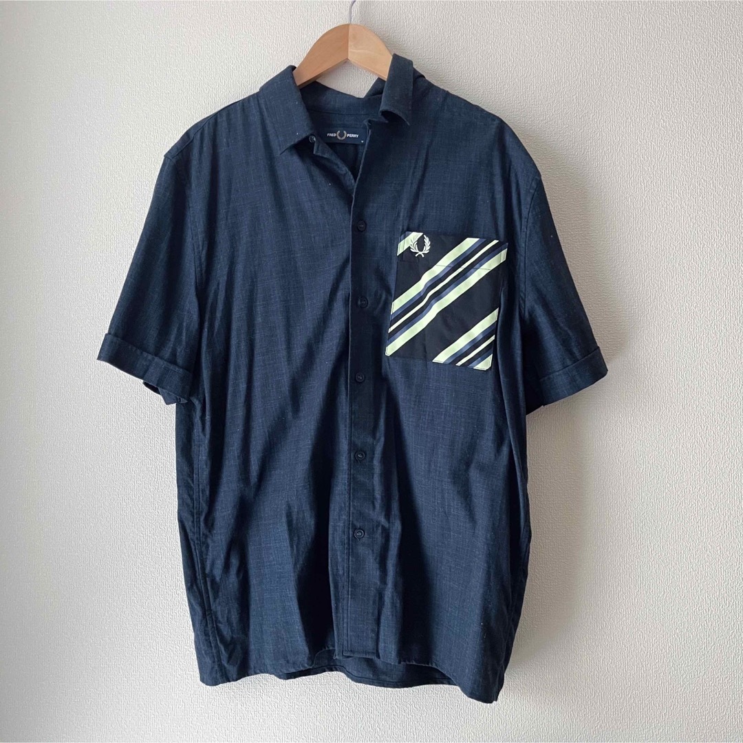 未使用美品　FRED PERRY フレッドペリー  シャツ　メンズ　ブルー