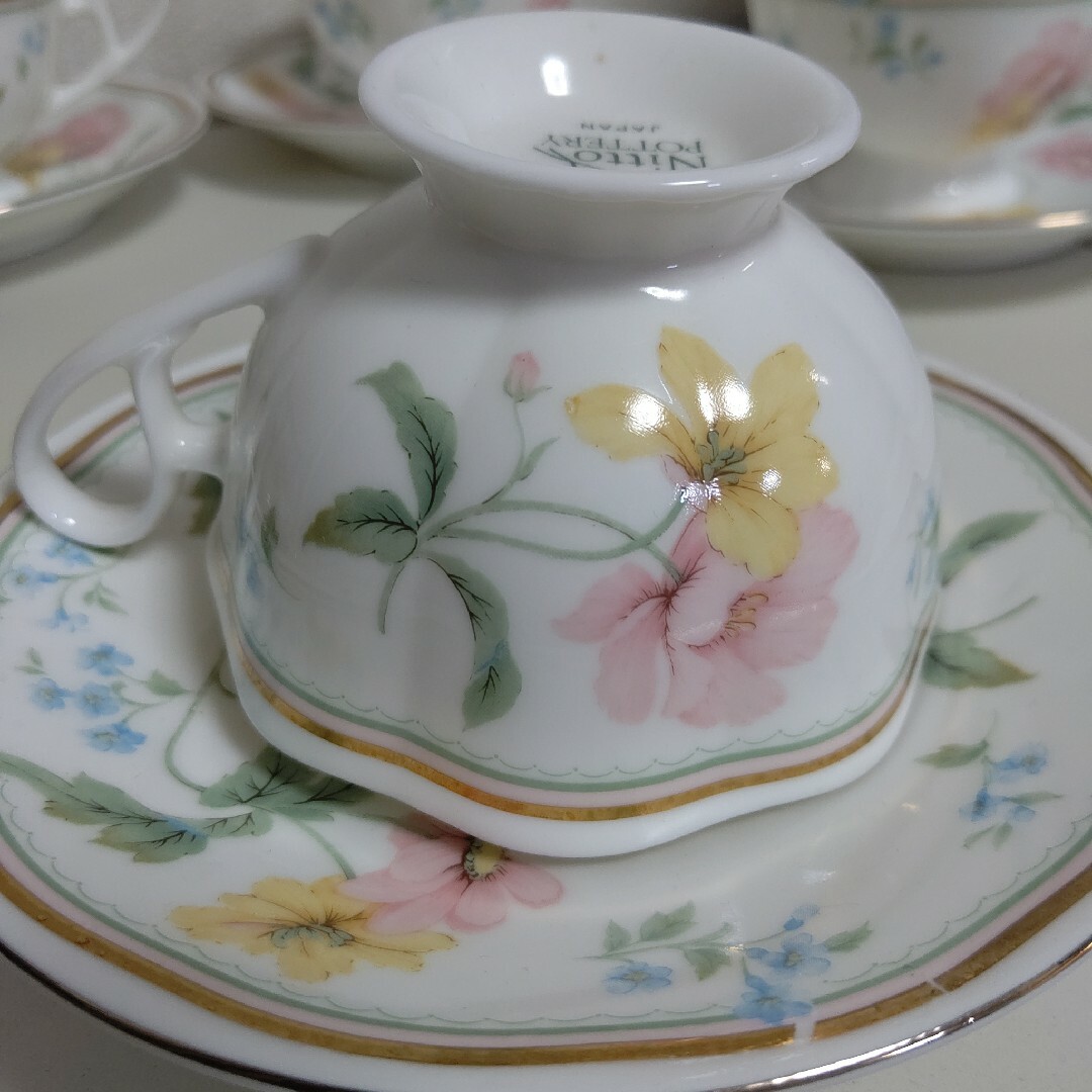 Noritake - 昭和レトロ！NITTO POTTERY 花柄 カップ&ソーサー 5客 ...