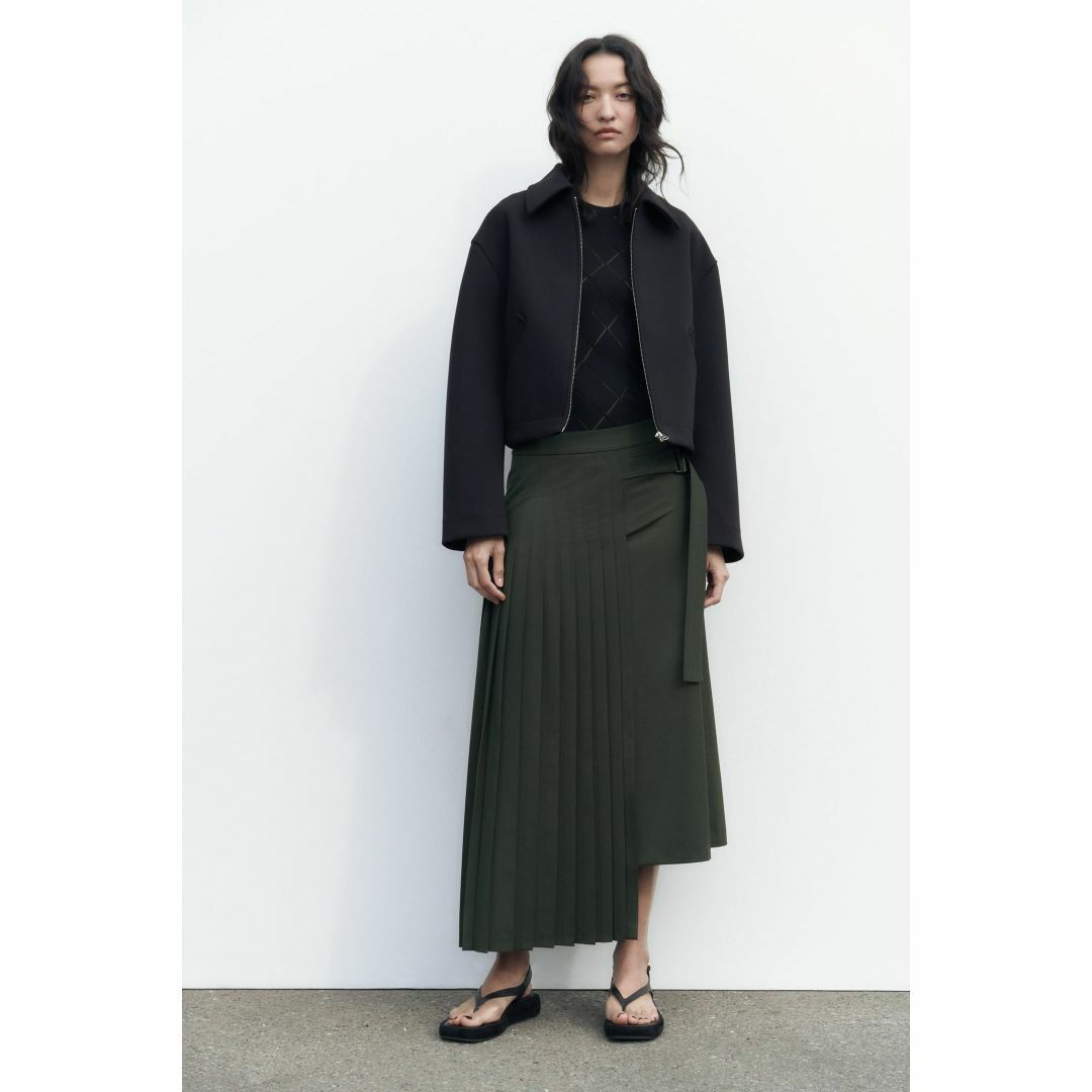 ZARA - 新品ZARAオーバーサイズショートZIPジャケットLの通販 ZARA - 新品ZARAオーバーサイズショートZIPジャケットLの通販