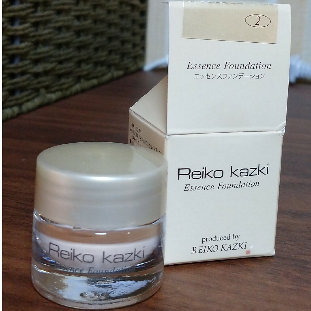 REIKO KAZKI(カヅキレイコ)のかづきれいこ エッセンスファンデーション イエローベージュ〈2〉 標準～健康的な コスメ/美容のベースメイク/化粧品(ファンデーション)の商品写真