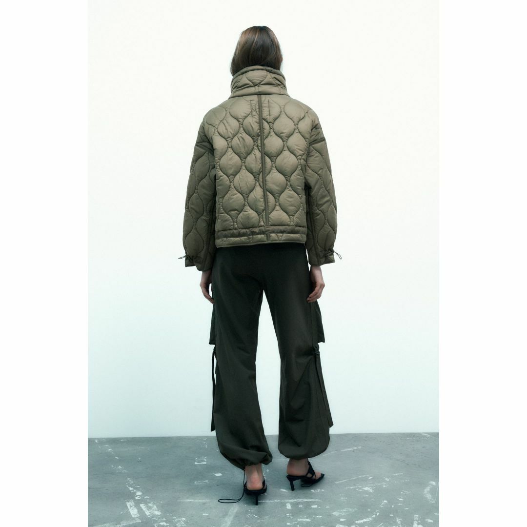 ZARA - 新品ZARAハイネックショートパフコートLの通販 by ※同時 ZARA - 新品ZARAハイネックショートパフコートLの通販 by ※同時