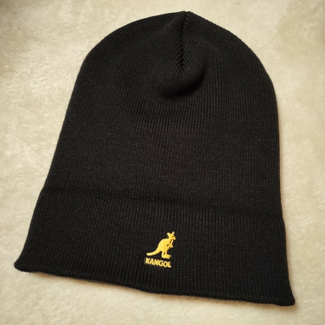 KANGOL(カンゴール)の【美品】カンゴール ニット帽 ビーニー ブラック ゴールド メンズの帽子(ニット帽/ビーニー)の商品写真