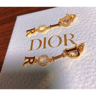 クリスチャンディオール(Christian Dior)のDior 揺れるタイプ ピアス ゴールド ストーン  Diorロゴ  可愛い(ピアス)