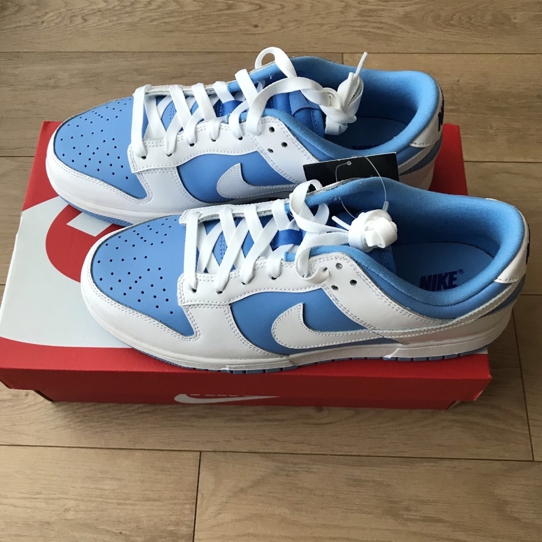 NIKE(ナイキ)のNike WMNS Dunk Low Reverse UNC メンズの靴/シューズ(スニーカー)の商品写真