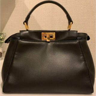 フェンディ(FENDI)のFENDI ピーカブー　バッグ　ブラック(ショルダーバッグ)