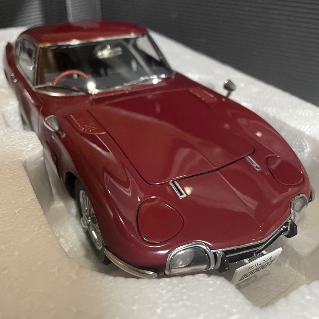 未展示品 オートアート1/18トヨタ2000GTワイヤースポークホイールマルーン