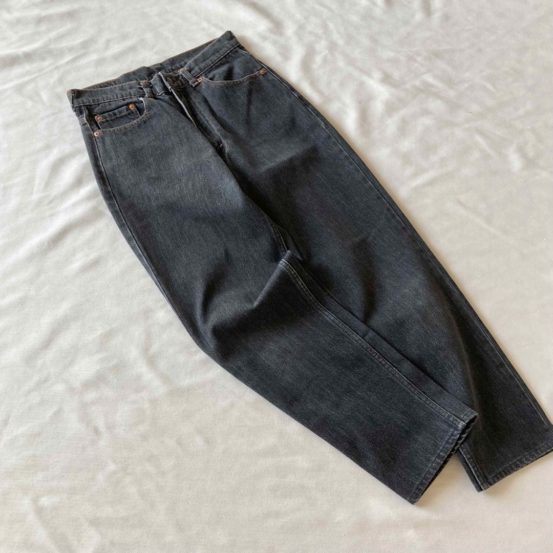 Levi's(リーバイス)のビンテージ リーバイス307 ハイウエスト 強テーパード ブラック デニムパンツ レディースのパンツ(デニム/ジーンズ)の商品写真