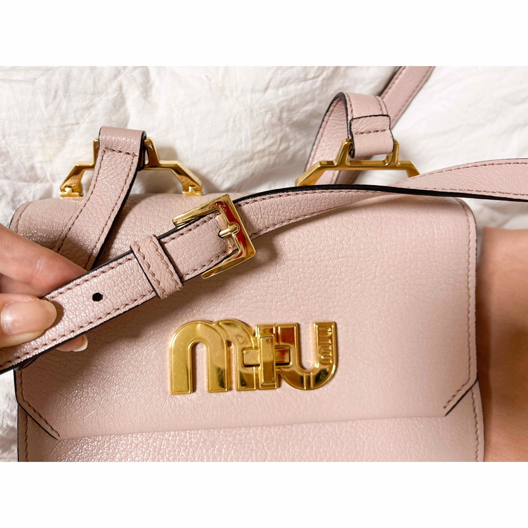 miumiu(ミュウミュウ)の確実本物 MIUMIU ショルダーバッグ ピンク 美品 レディースのバッグ(ショルダーバッグ)の商品写真