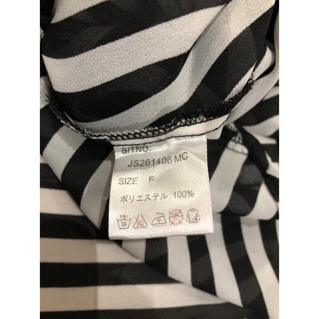 JEANASIS(ジーナシス)の黒白クレイジーストライプドルマン7分袖シフォンシャツ レディースのトップス(シャツ/ブラウス(長袖/七分))の商品写真