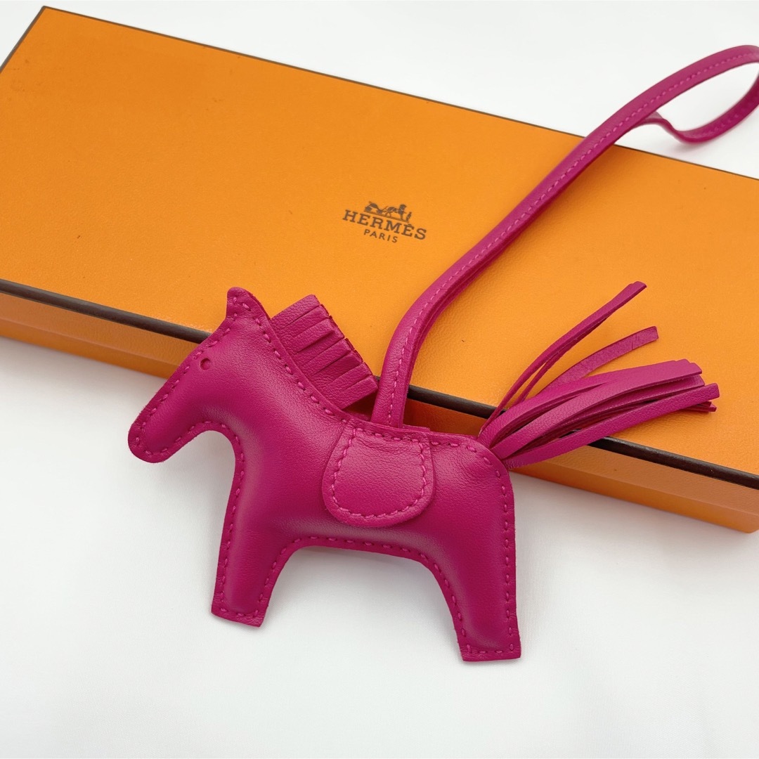 【美品】HERMES エルメス ロデオチャーム ストラップ PM ローズメキシコ | フリマアプリ ラクマ