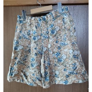 ユニクロ(UNIQLO)のレディース　ショートパンツ　カジュアル　ボトムス　ルームウェア　花柄　リラコ(ショートパンツ)