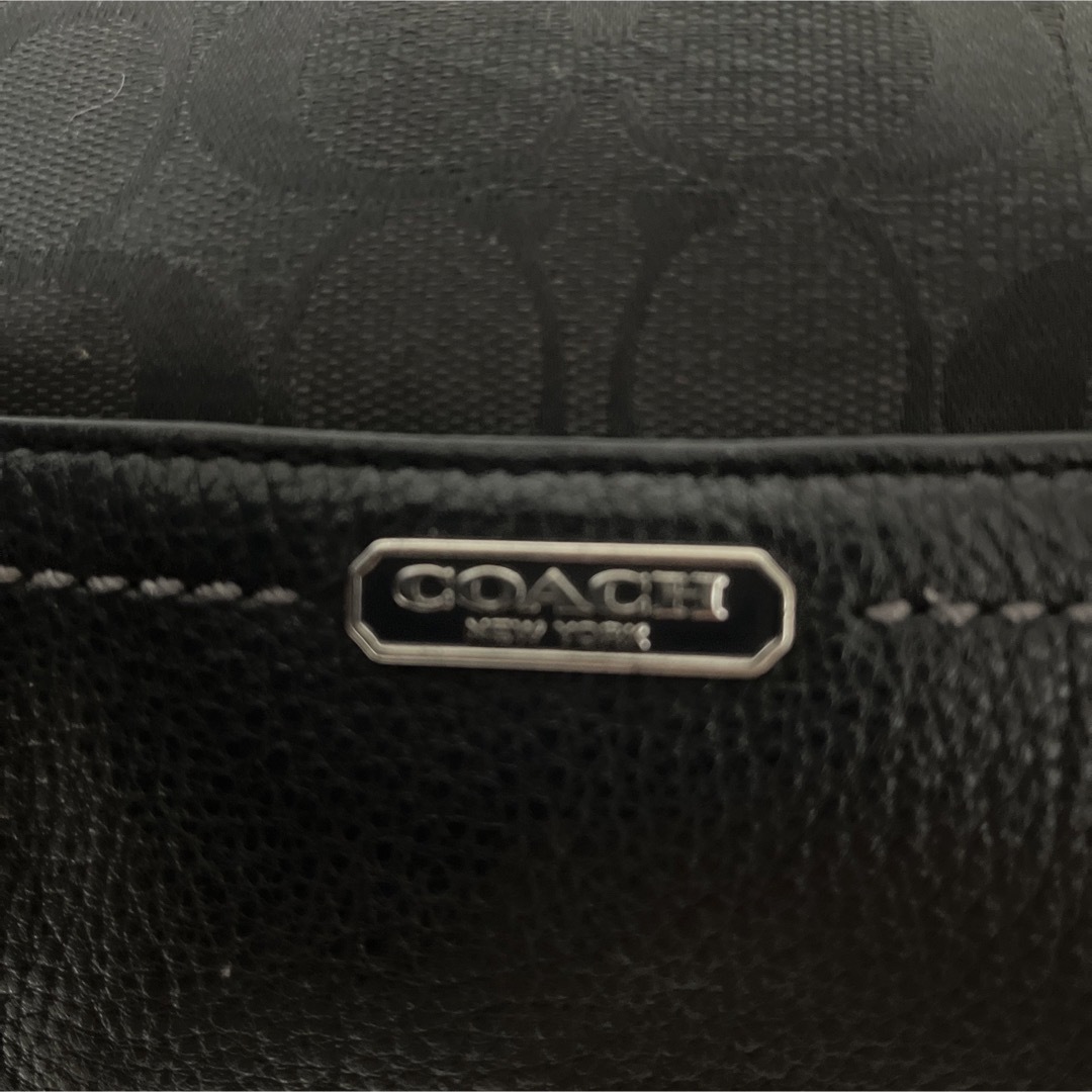 COACH(コーチ)の【送料無料】【期間限定お値下げ】COACH シグネチャー柄　ショルダーバッグ レディースのバッグ(トートバッグ)の商品写真