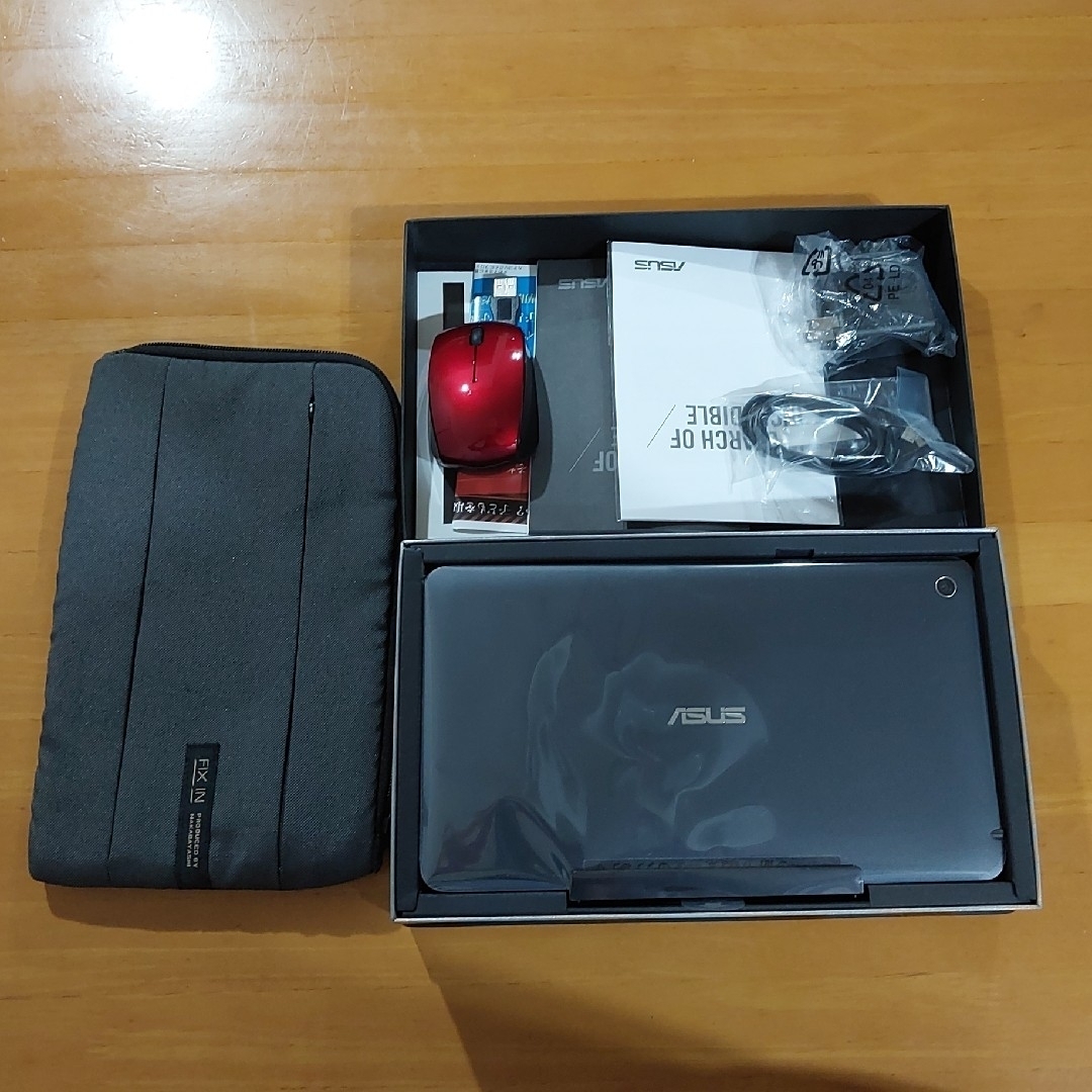 ASUS TransBook T90Chi　ケース、マウスつき 4