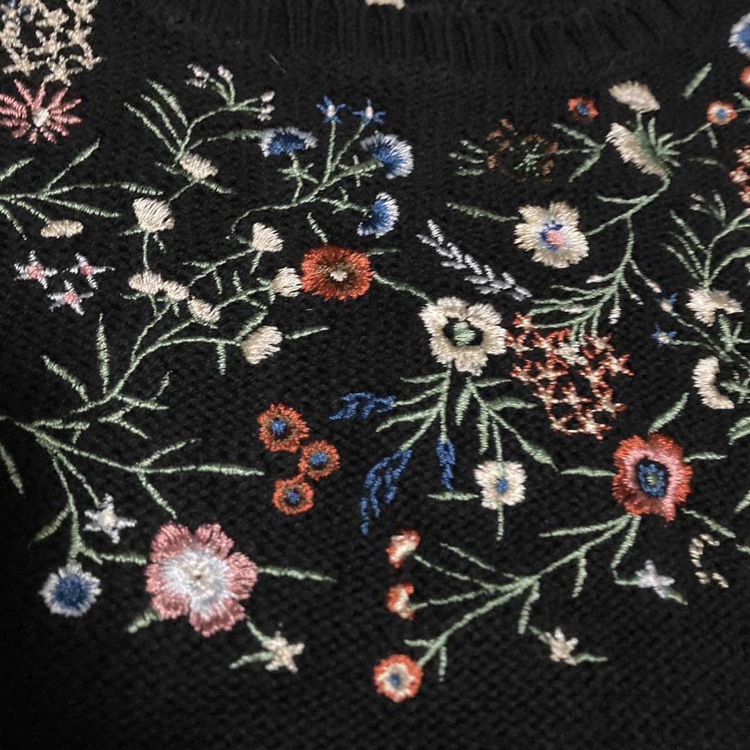 花刺しゅう🌹通勤ニット レディースのトップス(ニット/セーター)の商品写真