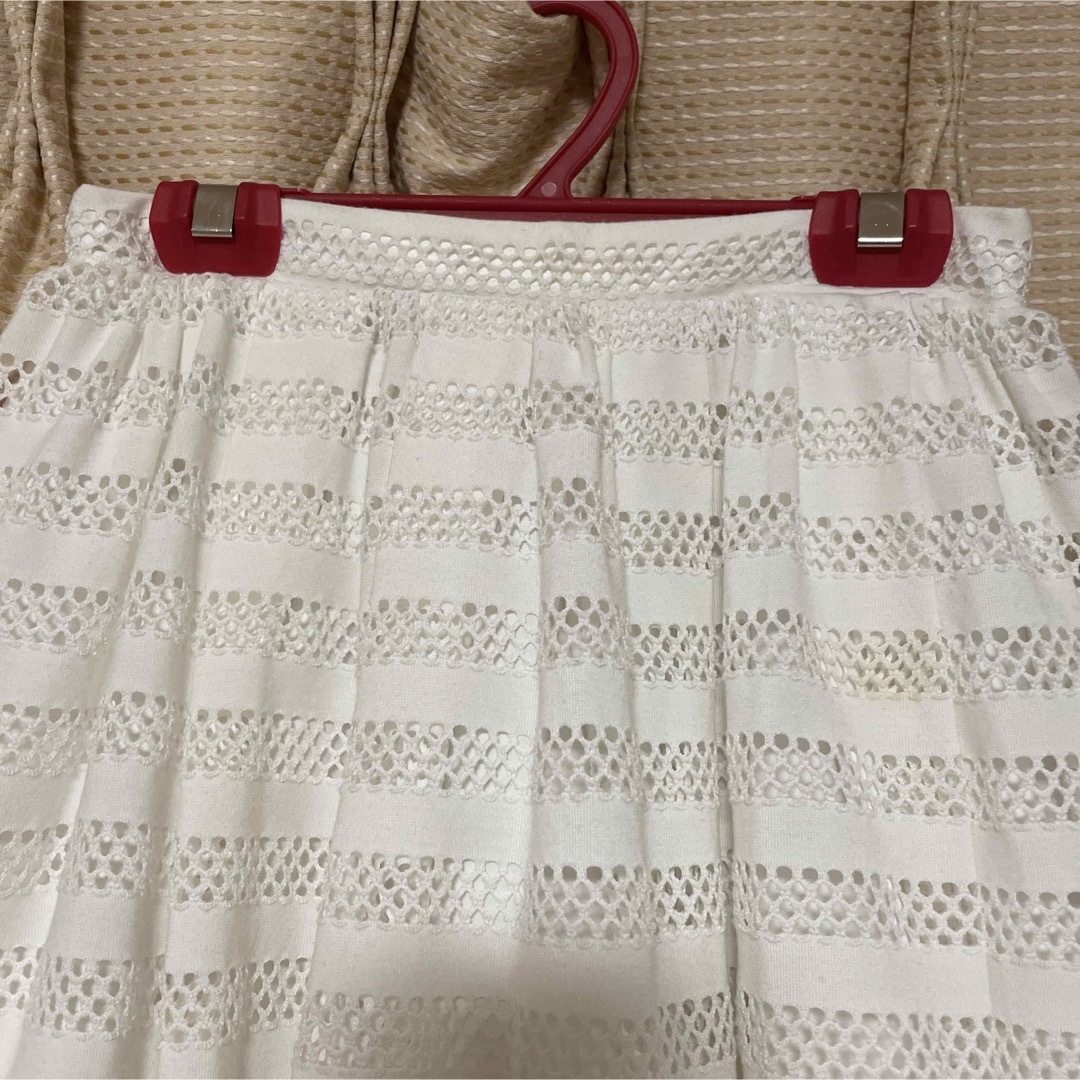 &byP&D(アンドバイピーアンドディー)のピンキーアンドダイアン白スカート レディースのスカート(ひざ丈スカート)の商品写真