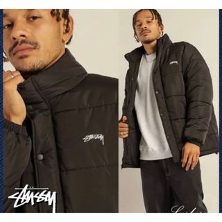 STUSSY黒ダウン アウター 即完売 ワンポイント フードなし(ダウンジャケット)