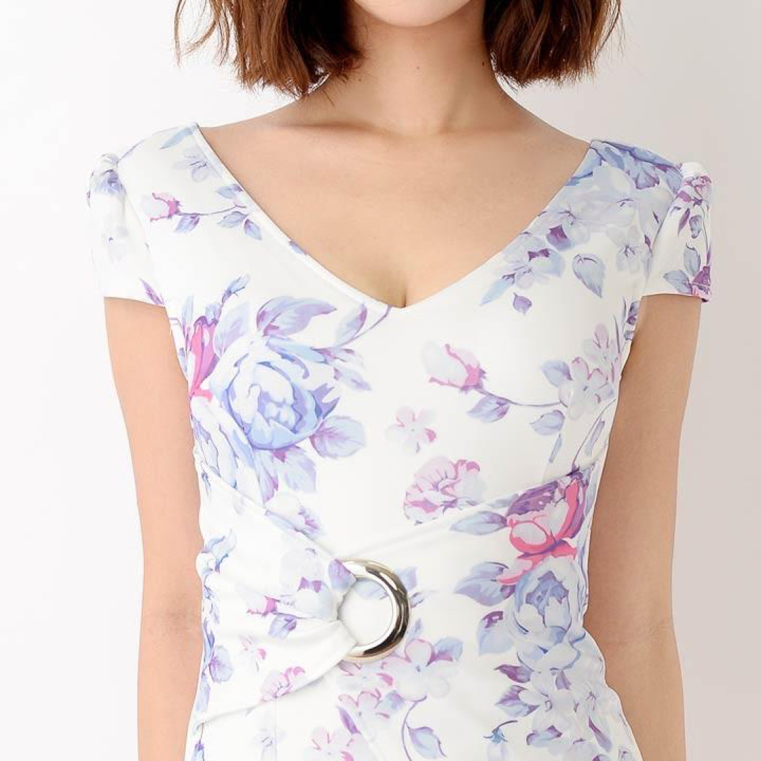 dazzy store(デイジーストア)のdazzy flowerプリントラップ風タイトミニドレス Sサイズ レディースのフォーマル/ドレス(ナイトドレス)の商品写真