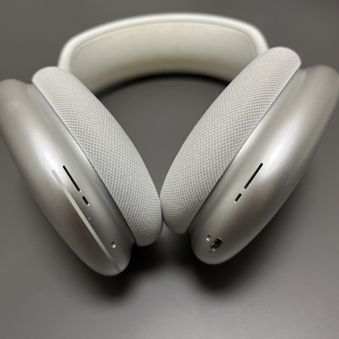 AirPods max シルバー ヘッドフォン/イヤフォン AirPods max シルバー ヘッドフォン/イヤフォン