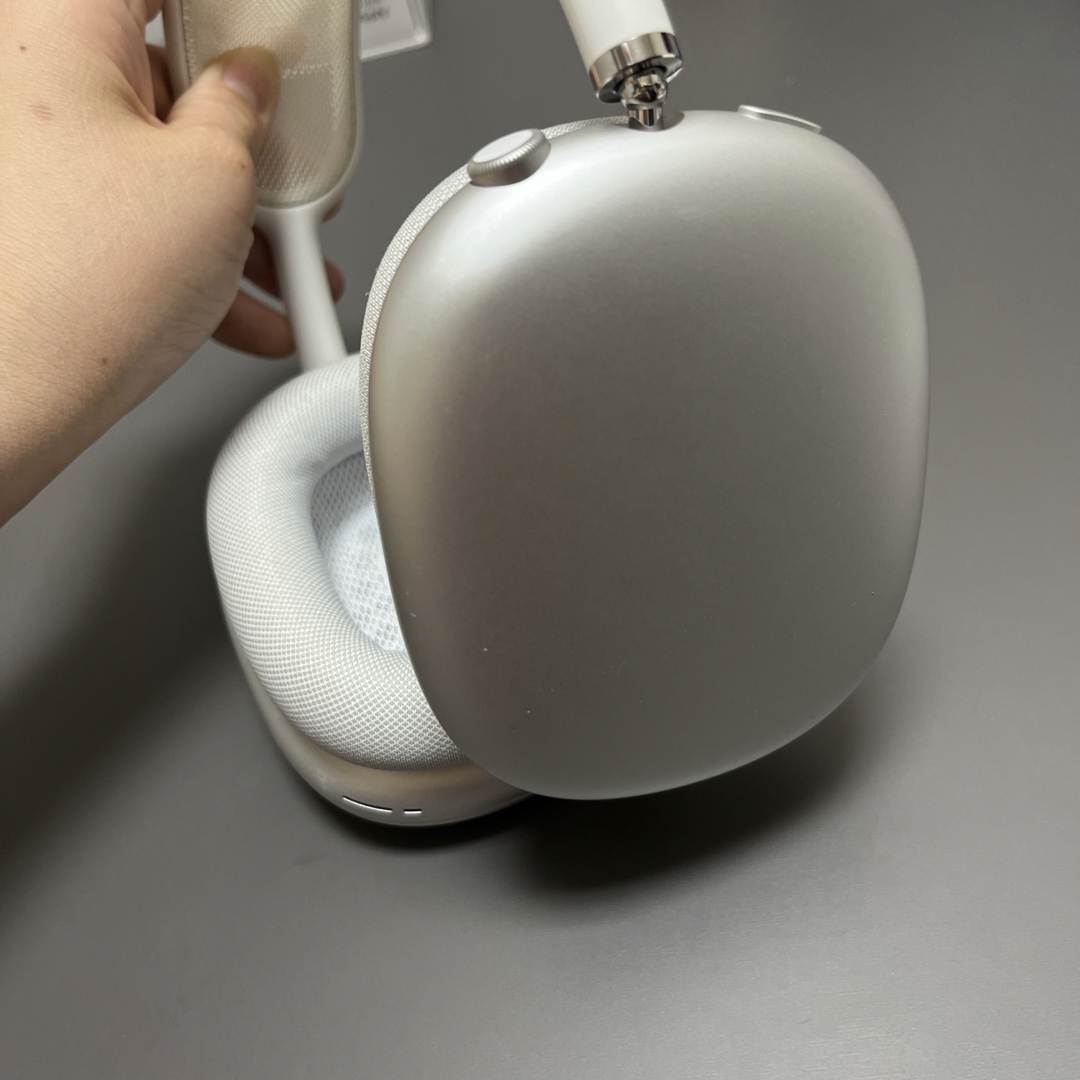 AirPods max シルバー ヘッドフォン/イヤフォン AirPods max シルバー ヘッドフォン/イヤフォン