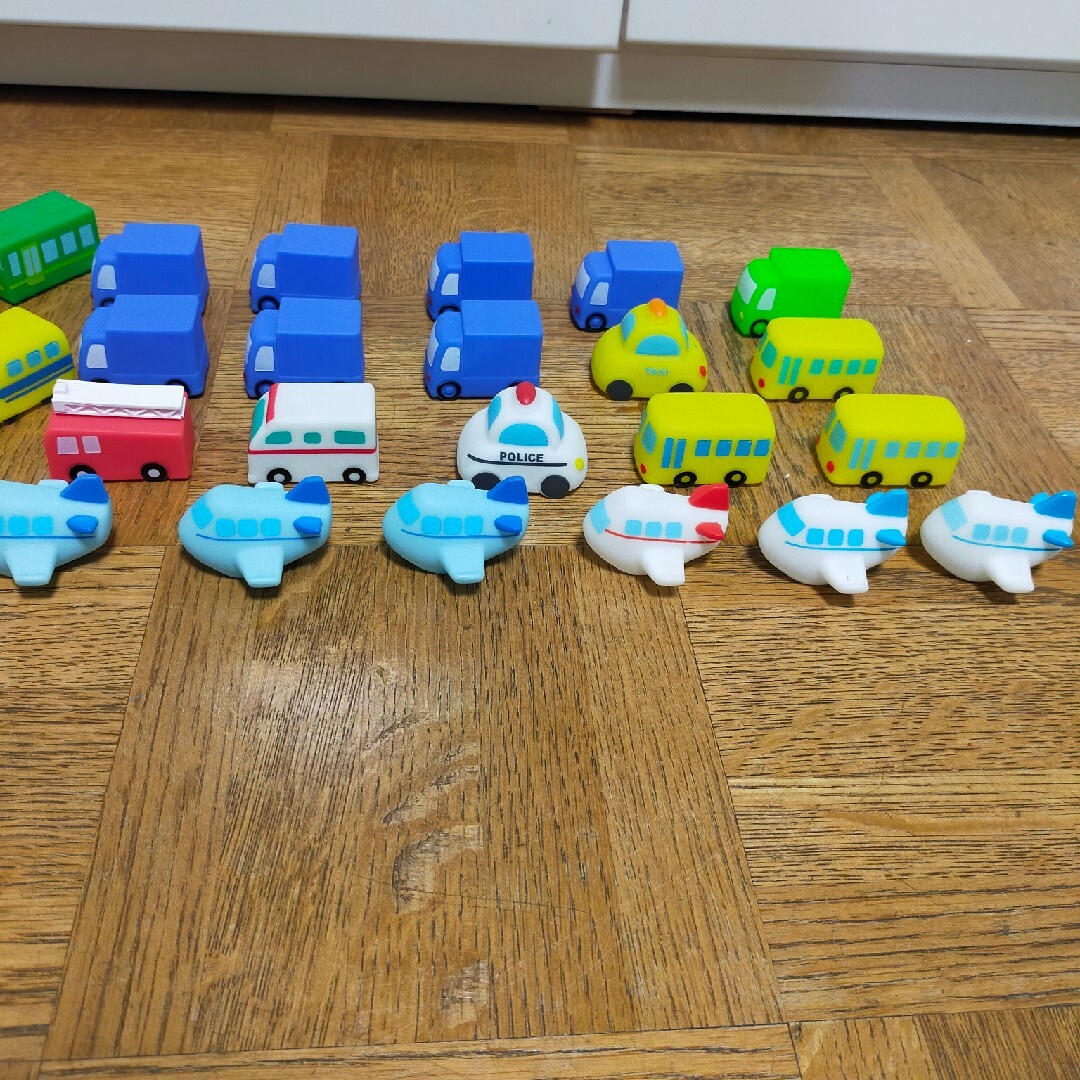 ドクターイエロー　新幹線　働く車　ぷかぷか浮かぶおもちゃ　タイムセール キッズ/ベビー/マタニティのおもちゃ(お風呂のおもちゃ)の商品写真