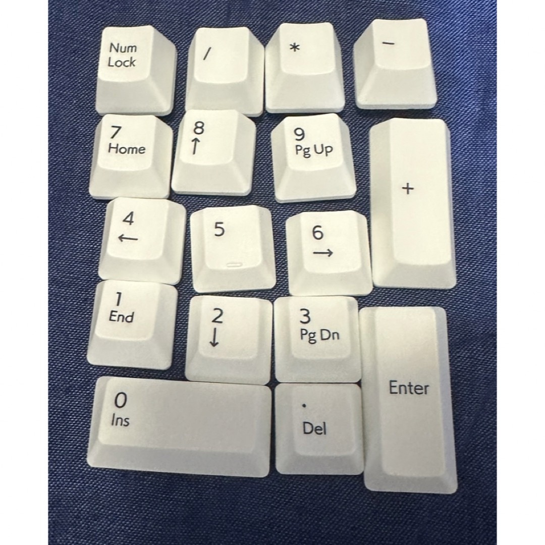 REALFORCE 東プレ R3 白 キャップセット キートップ ホワイト スマホ/家電/カメラのPC/タブレット(PC周辺機器)の商品写真