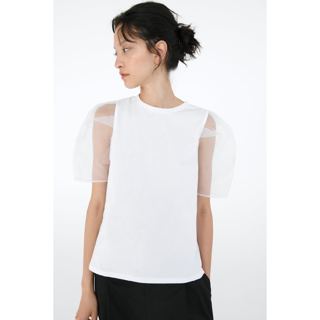 ZARA(ザラ)のZARA　ボリュームオーガンザトップス　Mサイズ　ホワイト レディースのトップス(Tシャツ(半袖/袖なし))の商品写真